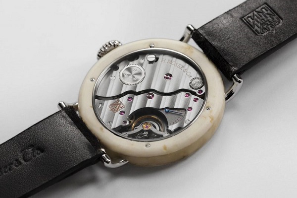 H. Moser & Cie costruisce orologio formaggio